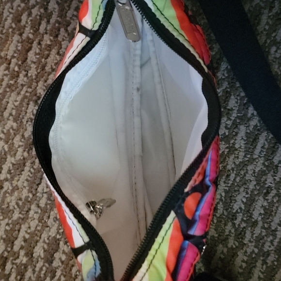 LeSportSac 10Hx4Wx3D Multi Colored Crossbody Bag Nylon Rainbow Hearts - Picture 7 of 10